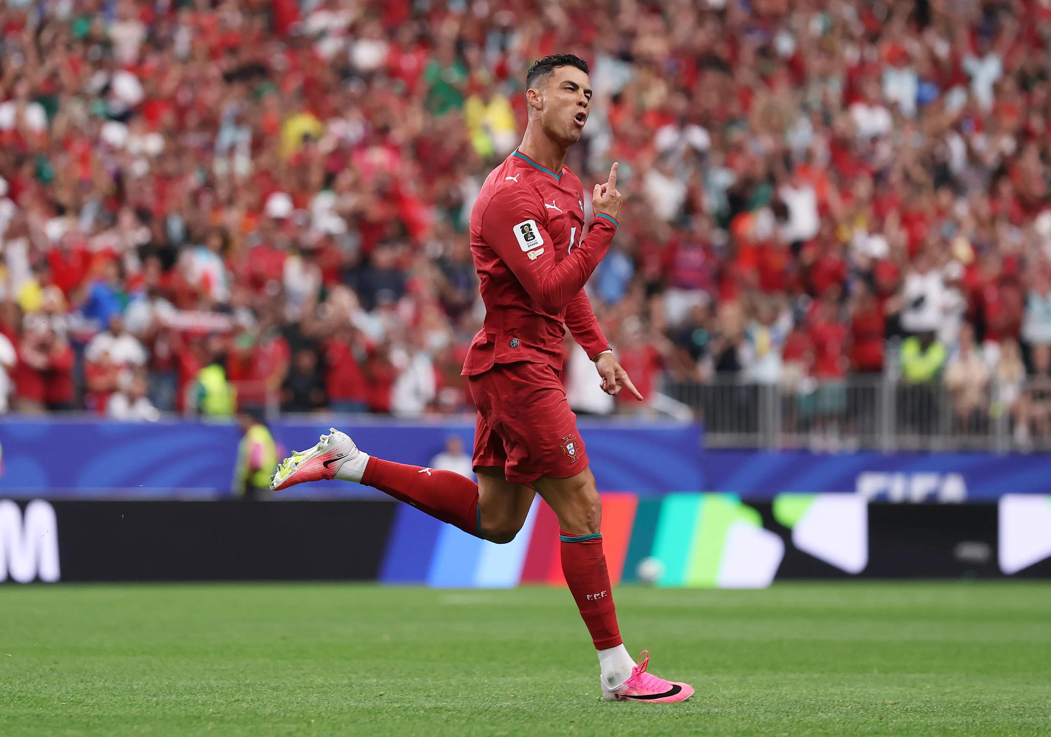 Azores Son Finds Ronaldo Hero